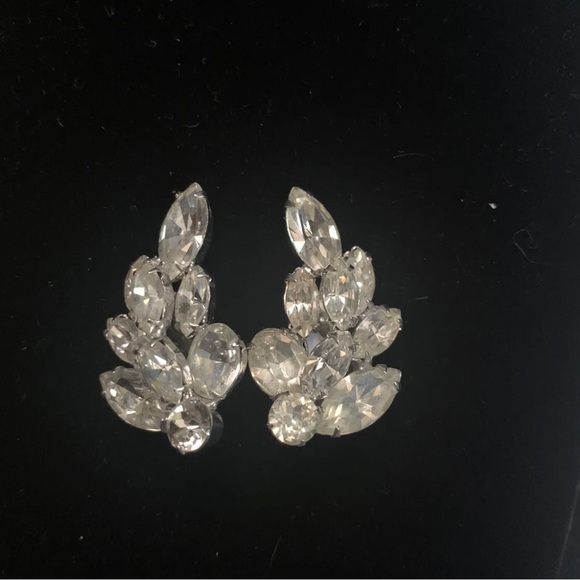 Vintage WEISS Large Brooch and Clip On Earrings Crystal Clear Rhinestone Set - Picture 3 of 9